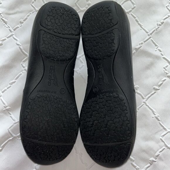 Dansko Linley Slip Resistant Leather Platform Slip-On Shoes(Size 40) - Picture 6 of 10